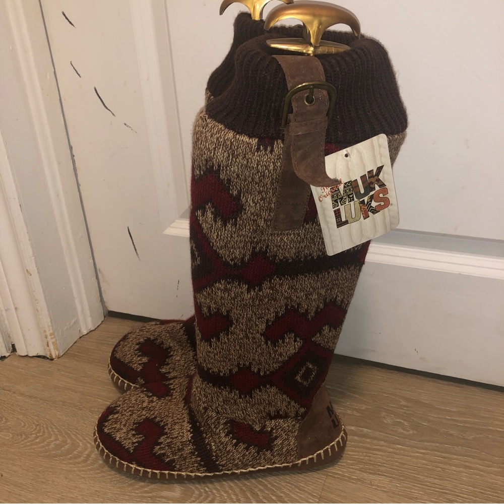 Muk Luks ladies nwt slippers size large 9-10